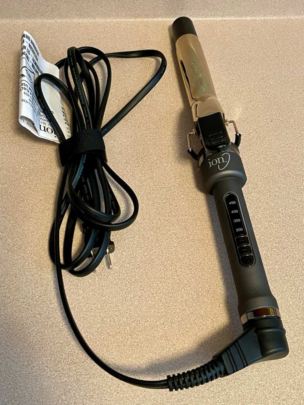 ION Black and Gold Ceramic Curling Wand